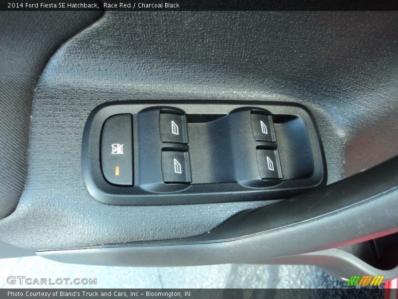 Race Red / Charcoal Black 2014 Ford Fiesta SE Hatchback