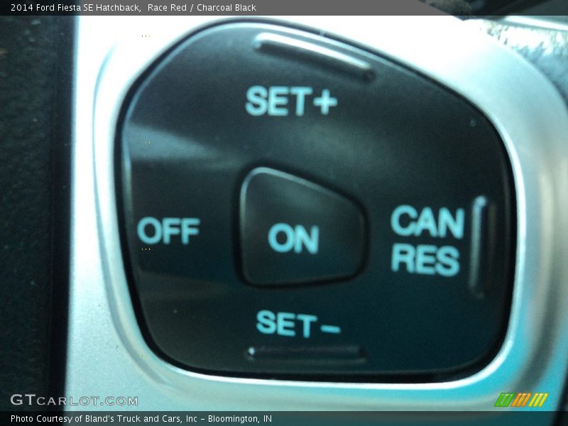 Race Red / Charcoal Black 2014 Ford Fiesta SE Hatchback
