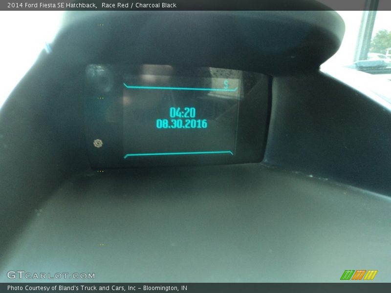 Race Red / Charcoal Black 2014 Ford Fiesta SE Hatchback