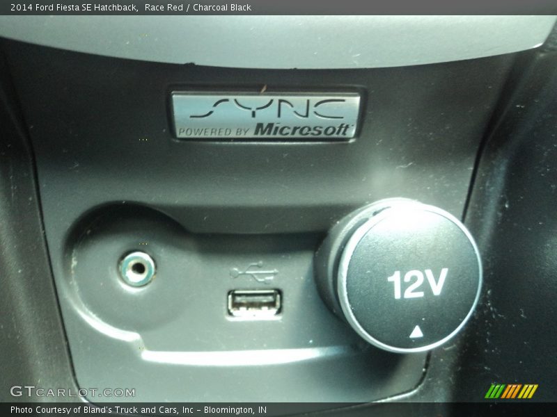 Race Red / Charcoal Black 2014 Ford Fiesta SE Hatchback