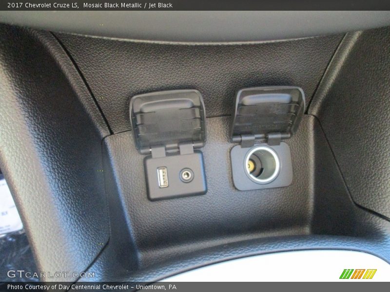 Mosaic Black Metallic / Jet Black 2017 Chevrolet Cruze LS