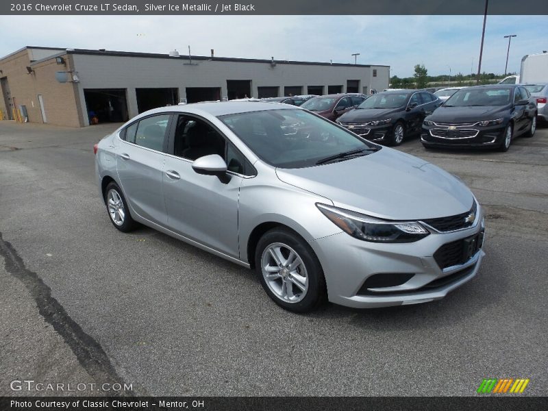 Silver Ice Metallic / Jet Black 2016 Chevrolet Cruze LT Sedan