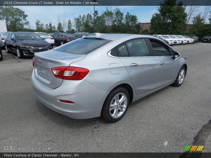 Silver Ice Metallic / Jet Black 2016 Chevrolet Cruze LT Sedan