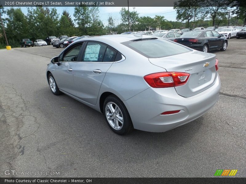 Silver Ice Metallic / Jet Black 2016 Chevrolet Cruze LT Sedan