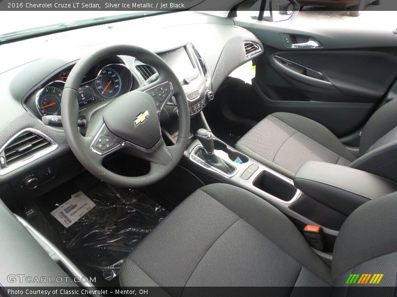 Silver Ice Metallic / Jet Black 2016 Chevrolet Cruze LT Sedan