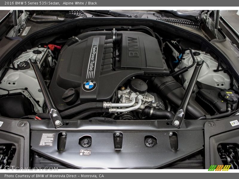 Alpine White / Black 2016 BMW 5 Series 535i Sedan