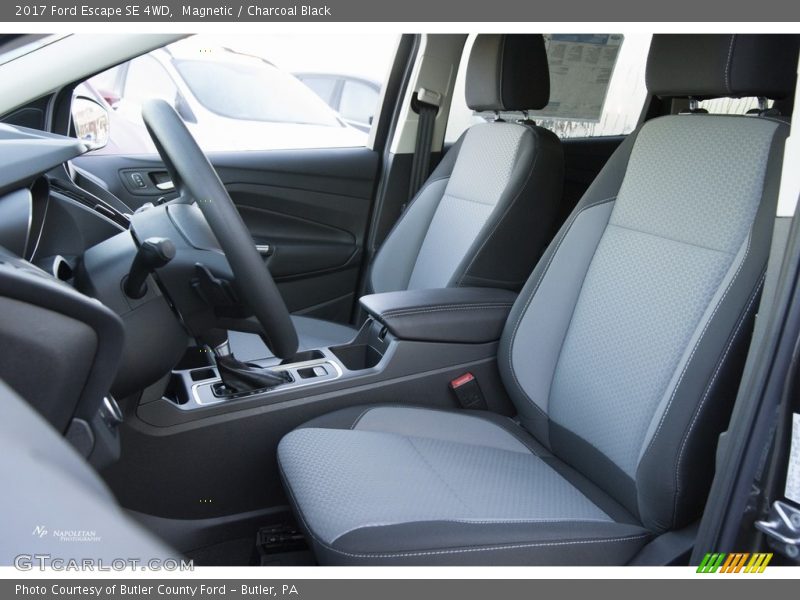 Magnetic / Charcoal Black 2017 Ford Escape SE 4WD