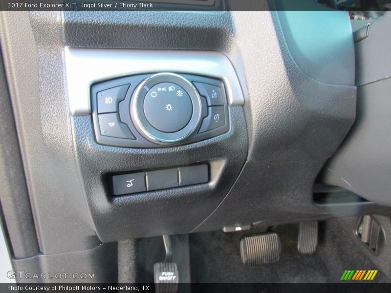 Controls of 2017 Explorer XLT