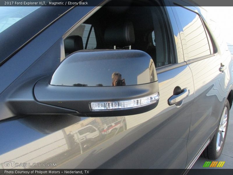 Magnetic / Ebony Black 2017 Ford Explorer XLT