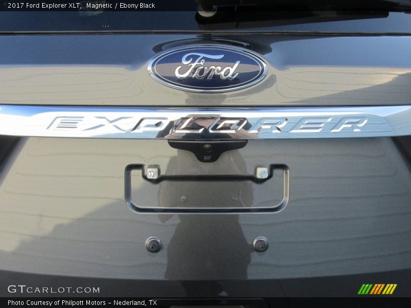 Magnetic / Ebony Black 2017 Ford Explorer XLT
