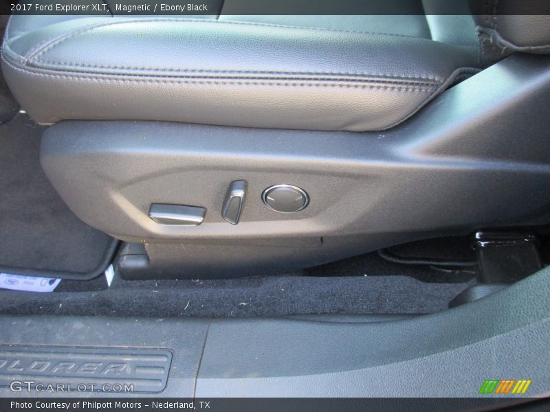 Magnetic / Ebony Black 2017 Ford Explorer XLT