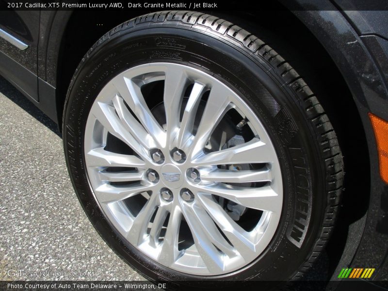  2017 XT5 Premium Luxury AWD Wheel