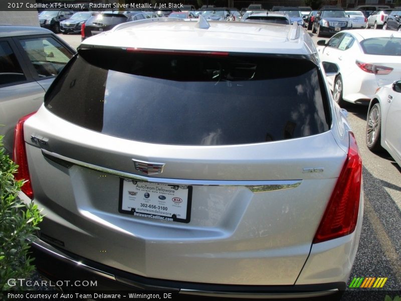 Radiant Silver Metallic / Jet Black 2017 Cadillac XT5 Luxury