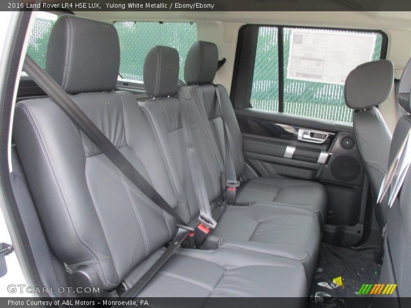 Yulong White Metallic / Ebony/Ebony 2016 Land Rover LR4 HSE LUX