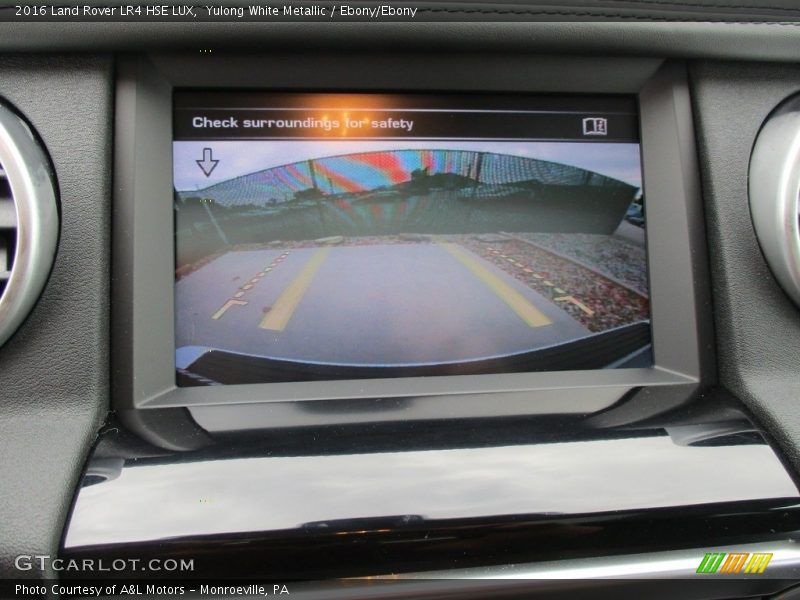 Yulong White Metallic / Ebony/Ebony 2016 Land Rover LR4 HSE LUX