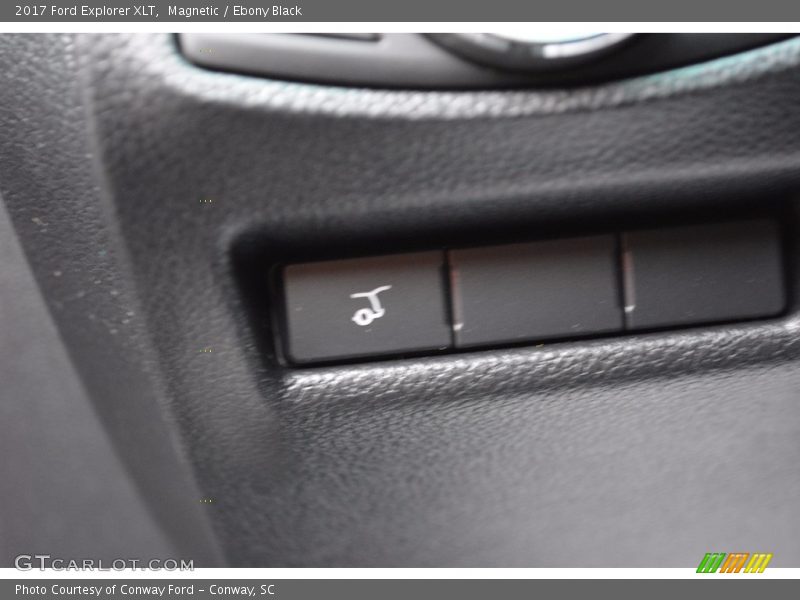 Magnetic / Ebony Black 2017 Ford Explorer XLT
