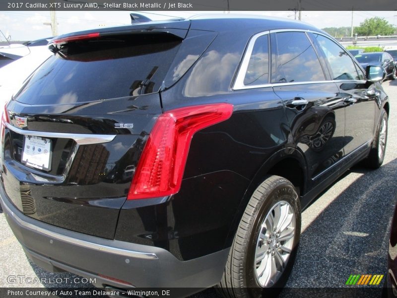 Stellar Black Metallic / Jet Black 2017 Cadillac XT5 Luxury AWD