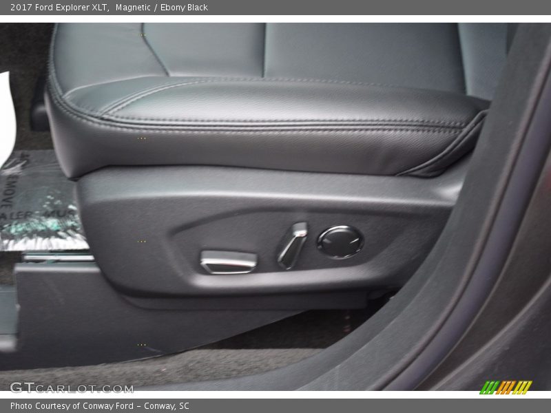 Magnetic / Ebony Black 2017 Ford Explorer XLT