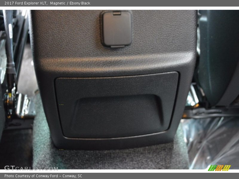 Magnetic / Ebony Black 2017 Ford Explorer XLT