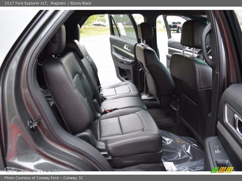 Magnetic / Ebony Black 2017 Ford Explorer XLT