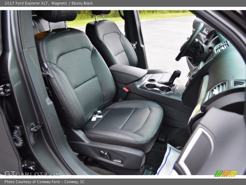 Magnetic / Ebony Black 2017 Ford Explorer XLT