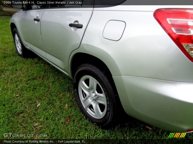 Classic Silver Metallic / Ash Gray 2009 Toyota RAV4 I4