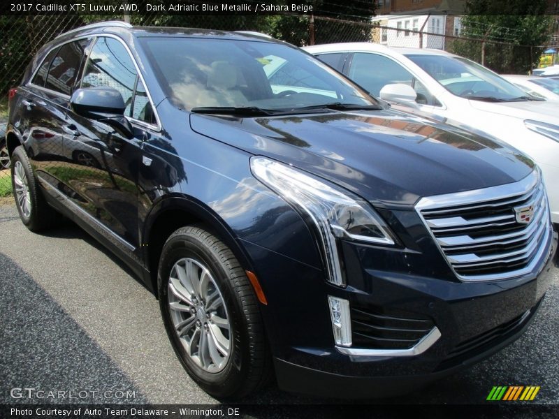 Front 3/4 View of 2017 XT5 Luxury AWD