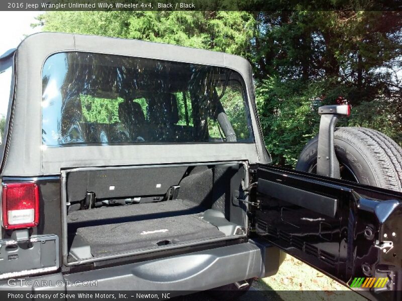 Black / Black 2016 Jeep Wrangler Unlimited Willys Wheeler 4x4
