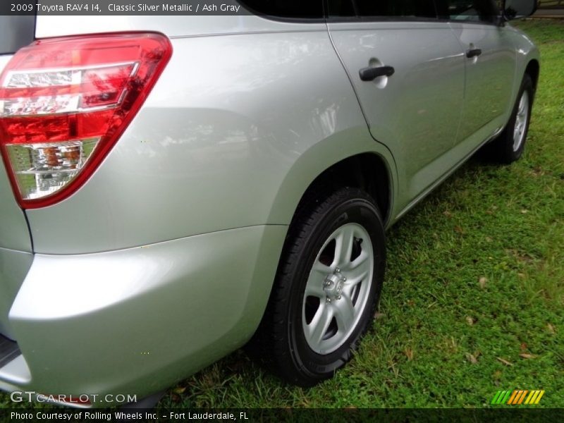 Classic Silver Metallic / Ash Gray 2009 Toyota RAV4 I4