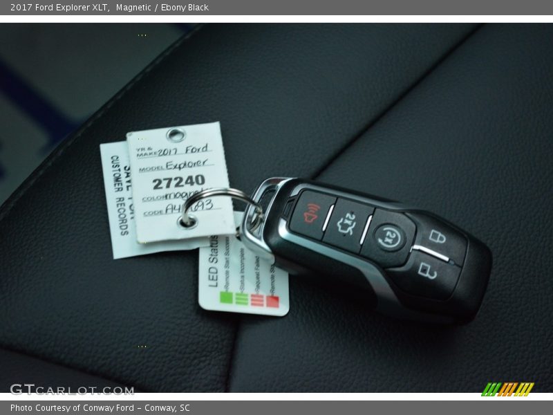 Magnetic / Ebony Black 2017 Ford Explorer XLT