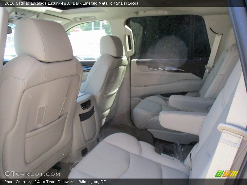 Dark Emerald Metallic / Shale/Cocoa 2016 Cadillac Escalade Luxury 4WD