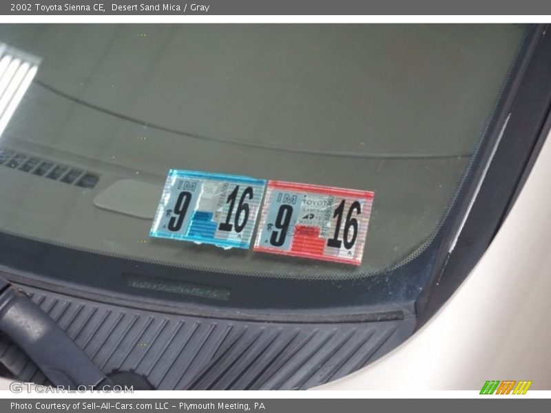 Desert Sand Mica / Gray 2002 Toyota Sienna CE
