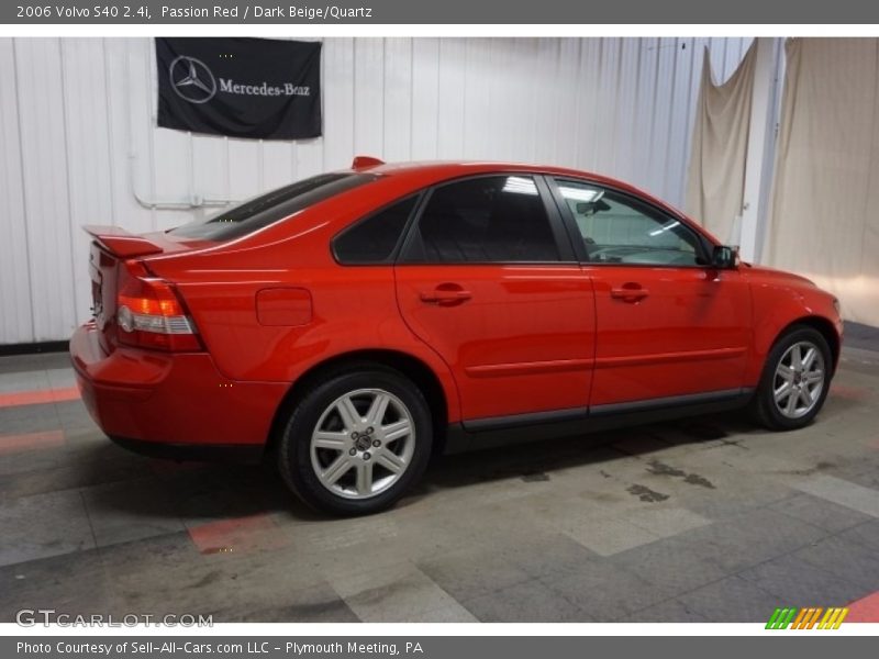 Passion Red / Dark Beige/Quartz 2006 Volvo S40 2.4i