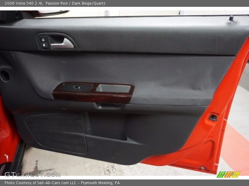 Passion Red / Dark Beige/Quartz 2006 Volvo S40 2.4i