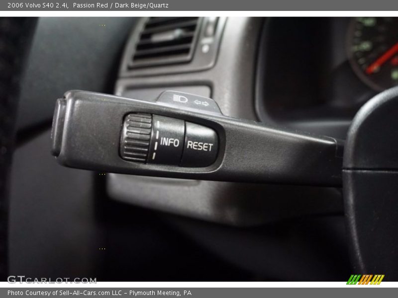 Passion Red / Dark Beige/Quartz 2006 Volvo S40 2.4i