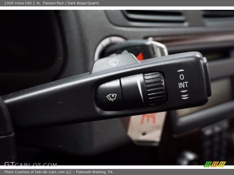 Passion Red / Dark Beige/Quartz 2006 Volvo S40 2.4i
