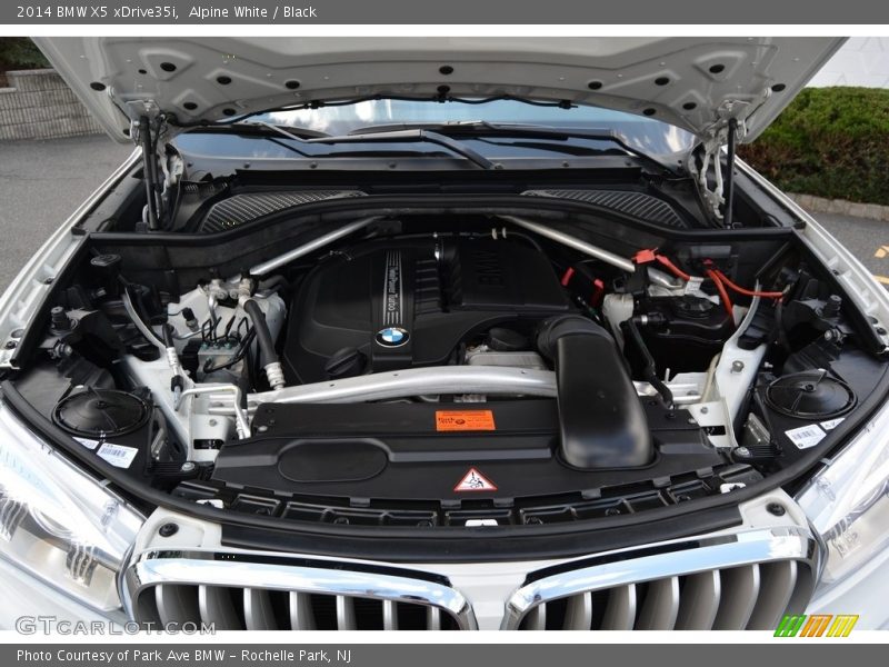 Alpine White / Black 2014 BMW X5 xDrive35i