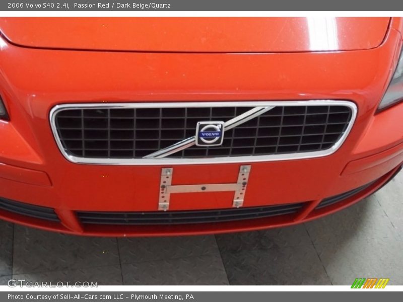 Passion Red / Dark Beige/Quartz 2006 Volvo S40 2.4i