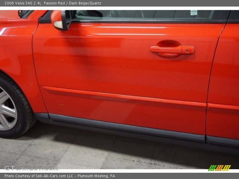 Passion Red / Dark Beige/Quartz 2006 Volvo S40 2.4i