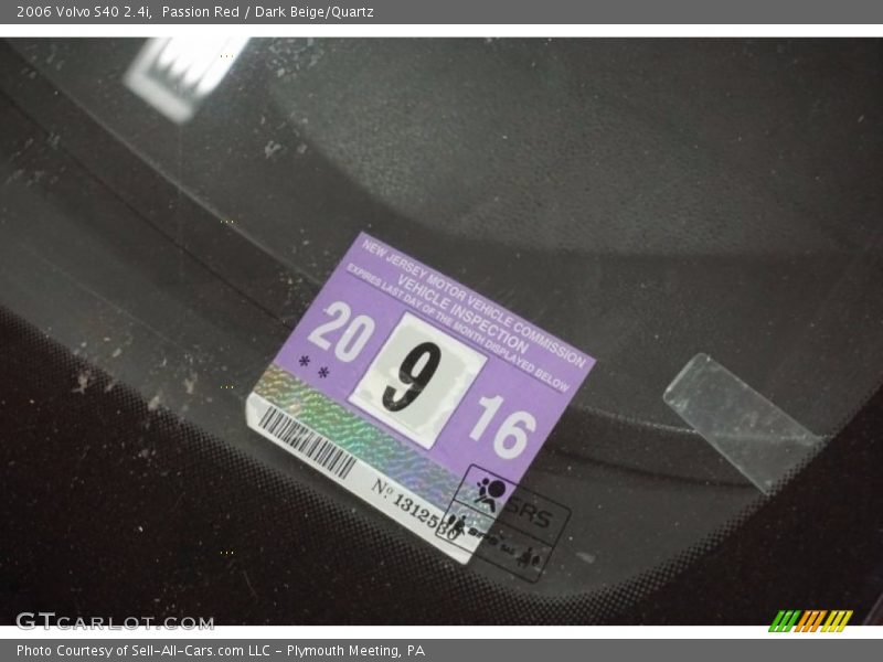Passion Red / Dark Beige/Quartz 2006 Volvo S40 2.4i