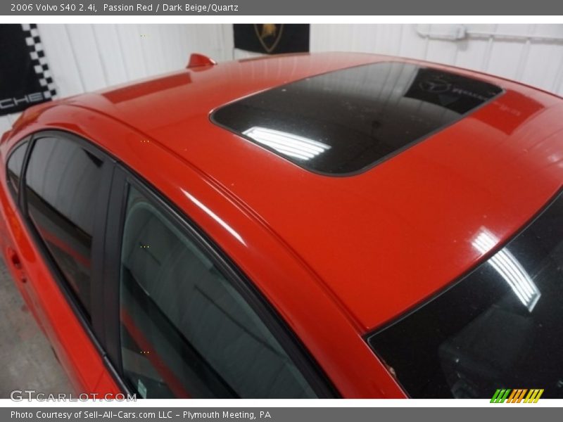 Passion Red / Dark Beige/Quartz 2006 Volvo S40 2.4i