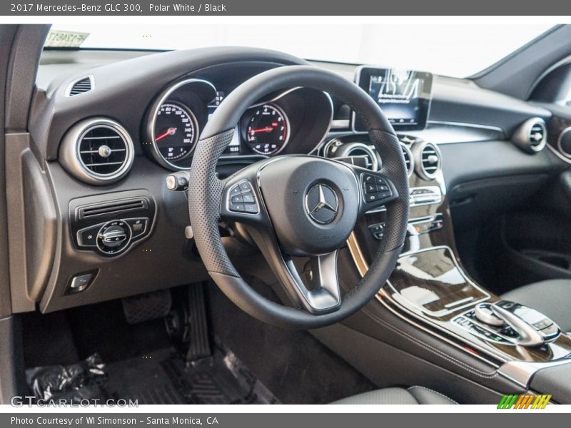 Polar White / Black 2017 Mercedes-Benz GLC 300