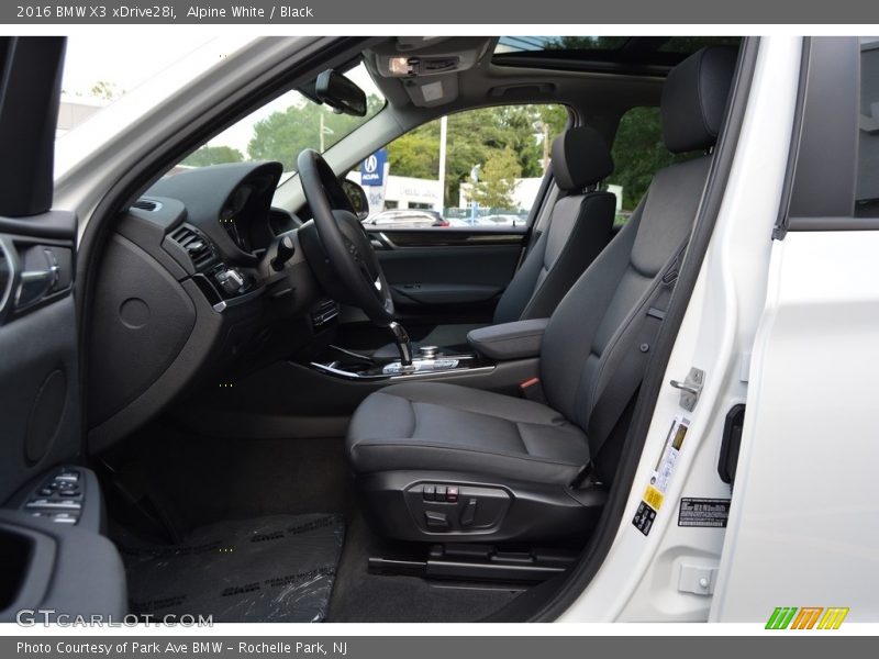 Alpine White / Black 2016 BMW X3 xDrive28i