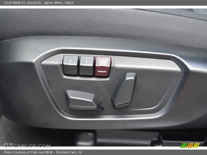 Alpine White / Black 2016 BMW X3 xDrive28i