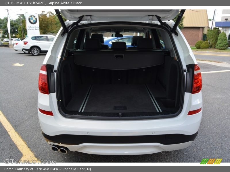 Alpine White / Black 2016 BMW X3 xDrive28i