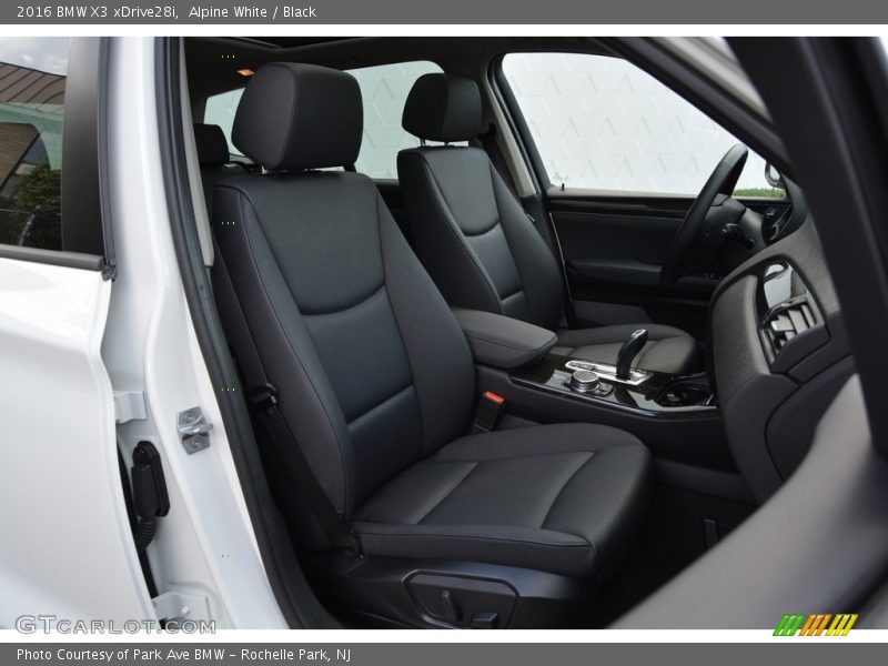Alpine White / Black 2016 BMW X3 xDrive28i