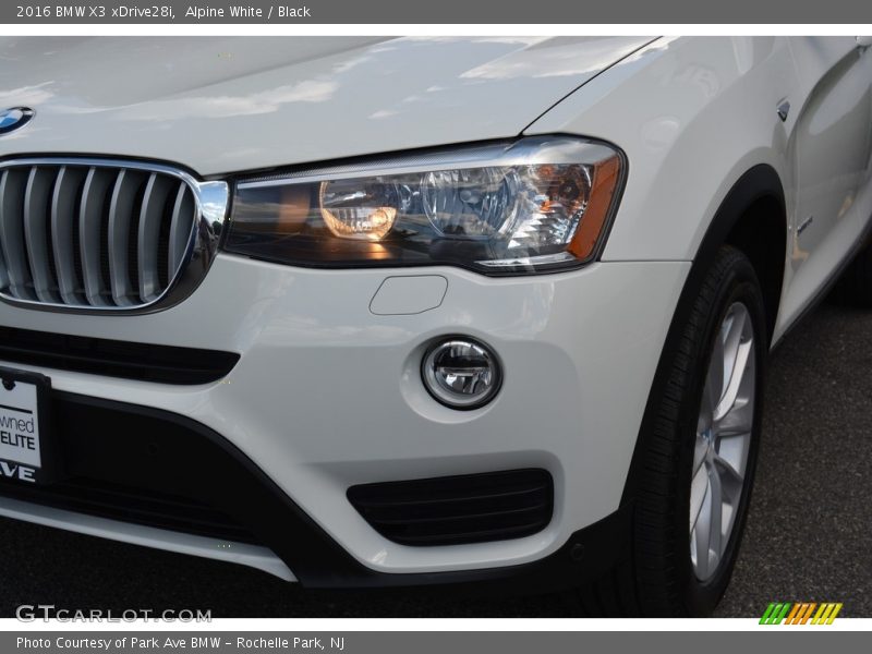 Alpine White / Black 2016 BMW X3 xDrive28i
