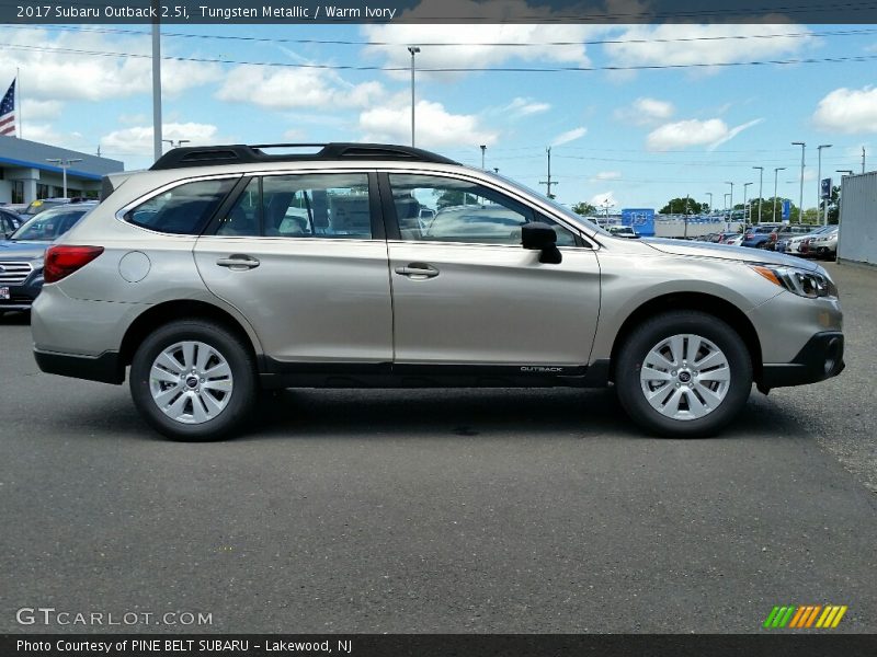Tungsten Metallic / Warm Ivory 2017 Subaru Outback 2.5i