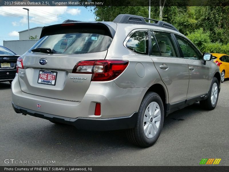 Tungsten Metallic / Warm Ivory 2017 Subaru Outback 2.5i