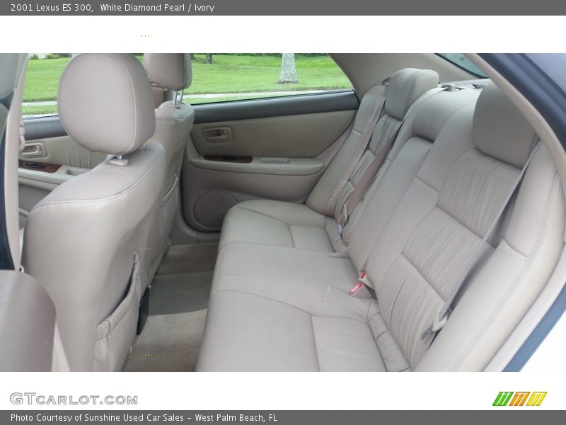 White Diamond Pearl / Ivory 2001 Lexus ES 300